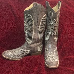 Corral Vintage boots size 8.
